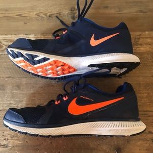 NIKE Athletic Sneaker Zoom Winflo  9.5